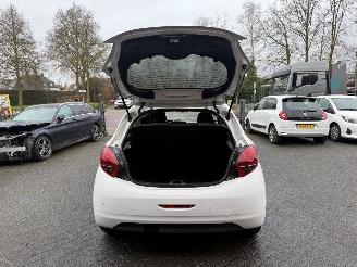 Peugeot 208 1.2 PureTech Active PANORAMADAK  (Hatchback 5-dr.) picture 12