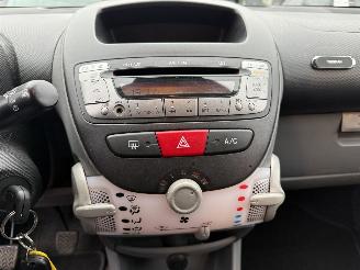 Toyota Aygo 1.0-12V Comfort (Hatchback 5-dr.) picture 20