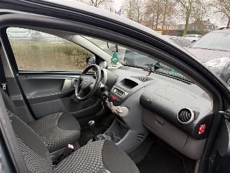 Toyota Aygo 1.0-12V Comfort (Hatchback 5-dr.) picture 13