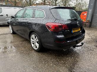 damaged passenger cars Opel Astra 1.4 Turbo Sport 2011/1