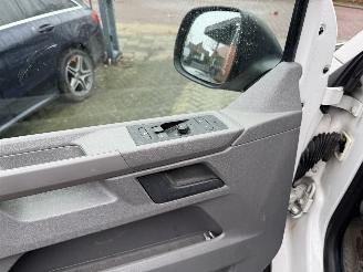 Volkswagen Transporter 2.0 TDI L2H1 30 DC Comfortline picture 17
