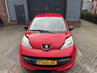 Peugeot 107 1.0-12V XR AIRCO  (Hatchback 3-dr.) picture 10