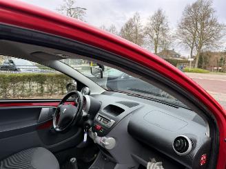 Peugeot 107 1.0-12V XR AIRCO  (Hatchback 3-dr.) picture 12