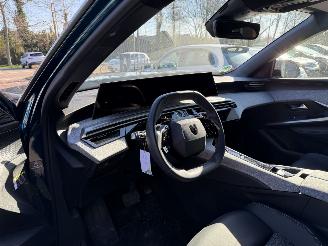 Peugeot 3008 1.2 Hybrid 136 Allure (SUV 5-dr.) picture 3