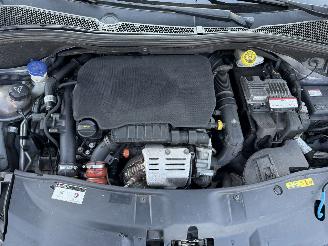 Peugeot 2008 1.2 PureTech Allure (SUV 5-dr.) picture 20