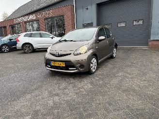 Coche accidentado Toyota Aygo 1.0 VVT-i  AUTOMAAT Aspiration (Hatchback 5-dr.) 2012/4