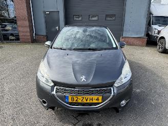 Peugeot 208 1.4 VTi Griffe (Hatchback 5-dr.) picture 8