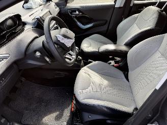 Peugeot 208 1.4 VTi Griffe (Hatchback 5-dr.) picture 12