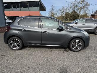 Peugeot 208 1.4 VTi Griffe (Hatchback 5-dr.) picture 6