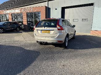 krockskadad bil auto Volvo Xc-60 2.0 D3 FWD AUTOMAAT  Polar+ (SUV 5-dr.) 2017/3