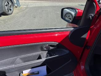 Volkswagen Up! 1.0 move up! BlueMotion picture 18