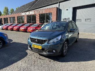 skadebil auto Peugeot 2008 1.2 PureTech AUTOMAAT PANORAMDAK  Blue Lion (SUV 5-dr.) 2017/2