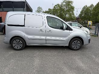 Peugeot Partner 120 1.6 BlueHDi 100 L1 Pro NAVIGATIE  AIRCO picture 6