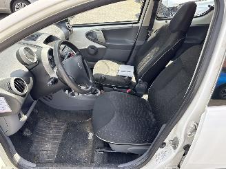 Peugeot 107 1.0-12V XS (Hatchback 5-dr.) picture 17