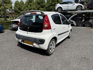 Peugeot 107 1.0-12V XS (Hatchback 5-dr.) picture 6