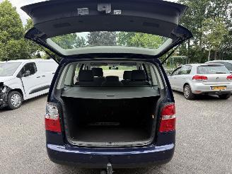 Volkswagen Touran 1.6-16V FSI Business (MPV 5-dr.) picture 12
