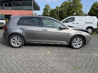 Volkswagen Golf 1.0 TSI Business Edition Connected picture 6