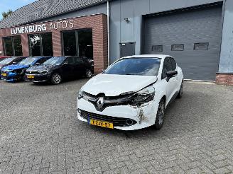 Schadeauto Renault Clio 0.9 TCe ECO Night&Day (Hatchback 5-dr.) 2015/1