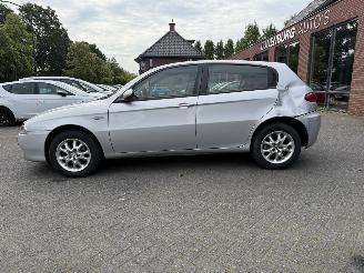 Alfa Romeo 147 1.6 T.Spark Veloce Progression picture 2
