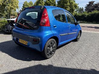 Peugeot 107 1.0-12V XS (Hatchback 5-dr.) picture 5