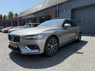 Avarii autoturisme Volvo V-60 2.0 B3 Inscription AUTOMAAT PANORAMADAK  (Stationwagen 5-dr.) 2021/5