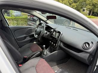 Renault Clio 1.2 16V  AIRCO NAVIGATIE  (Hatchback 5-dr.) picture 16