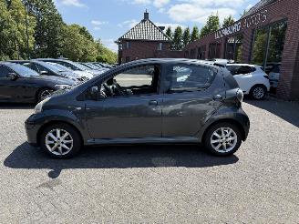 Toyota Aygo 1.0-12V Comfort  AUTOMAAT (Hatchback 5-dr.) picture 2