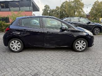 Peugeot 208 1.2 PureTech Active  AUTOMAAT (Hatchback 5-dr.) picture 6