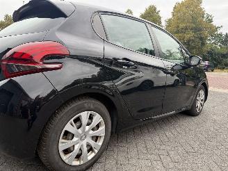 Peugeot 208 1.6 BlueHDi Active (Hatchback 5-dr.) picture 27