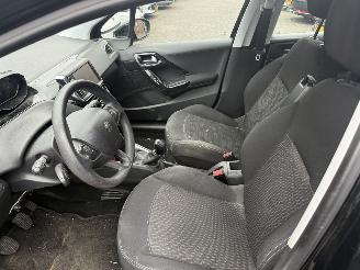 Peugeot 208 1.6 BlueHDi Active (Hatchback 5-dr.) picture 20