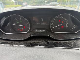 Peugeot 208 1.6 BlueHDi Active (Hatchback 5-dr.) picture 23
