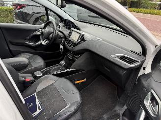 Peugeot 2008 1.2 PureTech Allure  AUTOMAAT (SUV 5-dr.) picture 29