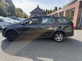Dacia Logan 0.9 TCe Stepway (MPV 5-dr.) picture 2