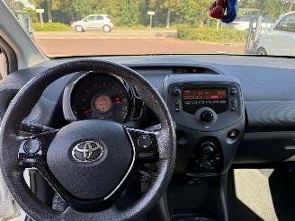 Toyota Aygo 1.0 VVT-i x (Hatchback 3-dr.) picture 24