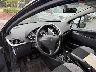 Peugeot 207 1.4 VTi Cool \'n Blue (Hatchback 5-dr.) picture 16