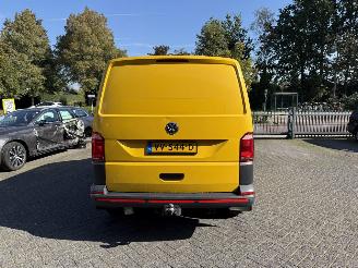 Volkswagen Transporter 2.0 TDI L1H2 Comfortline picture 4