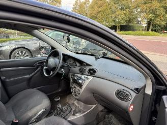 Ford Focus 1.6-16V Trend (Hatchback 5-dr.) picture 11