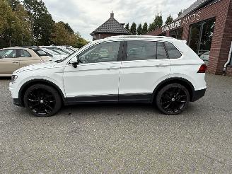 Volkswagen Tiguan 1.4 TSI  PANORAMADAK Connected Series picture 2
