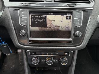 Volkswagen Tiguan 1.4 TSI  PANORAMADAK Connected Series picture 26