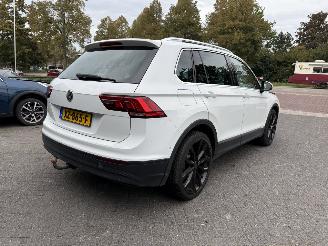 Volkswagen Tiguan 1.4 TSI  PANORAMADAK Connected Series picture 5