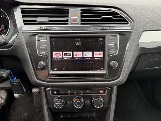 Volkswagen Tiguan 1.4 TSI  PANORAMADAK Connected Series picture 27
