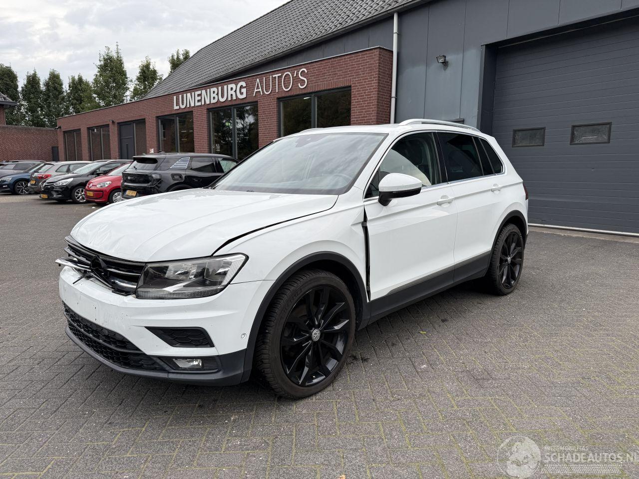 Volkswagen Tiguan 1.4 TSI PANORAMADAK Connected Series