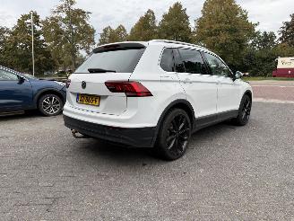 Volkswagen Tiguan 1.4 TSI  PANORAMADAK Connected Series picture 42
