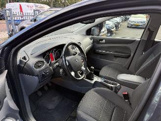 Ford Focus 1.8 Limited (Stationwagen 5-dr.) picture 10