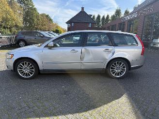 Volvo V-50 2.0 Sport (Stationwagen 5-dr.) picture 2