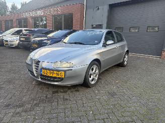 uszkodzony samochody osobowe Alfa Romeo 147 1.6 T.Spark Impression 2004/10
