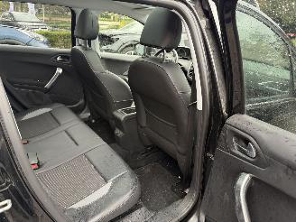 Peugeot 2008 1.2 PureTech Allure (SUV 5-dr.) picture 19