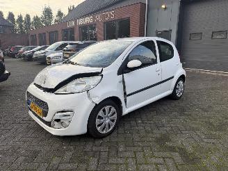 Damaged car Peugeot 107 1.0 Active (Hatchback 5-dr.) 2014/2