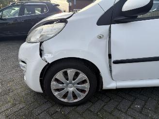 Peugeot 107 1.0 Active (Hatchback 5-dr.) picture 15