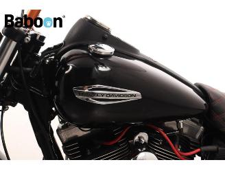 Harley-Davidson  FXDBI Dyna Street Bob picture 19